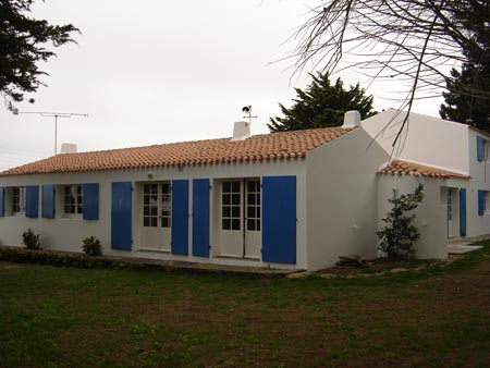 Maison côté cuisine et chambre 4