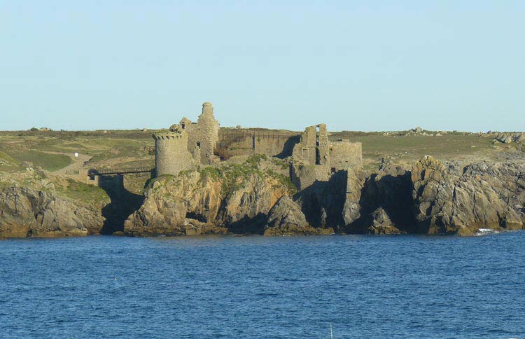 vieux chateau ile d'yeu et architecture